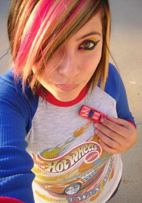 Emo girls (17 pics)