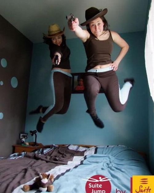 Bed-Jumping (15 pics)