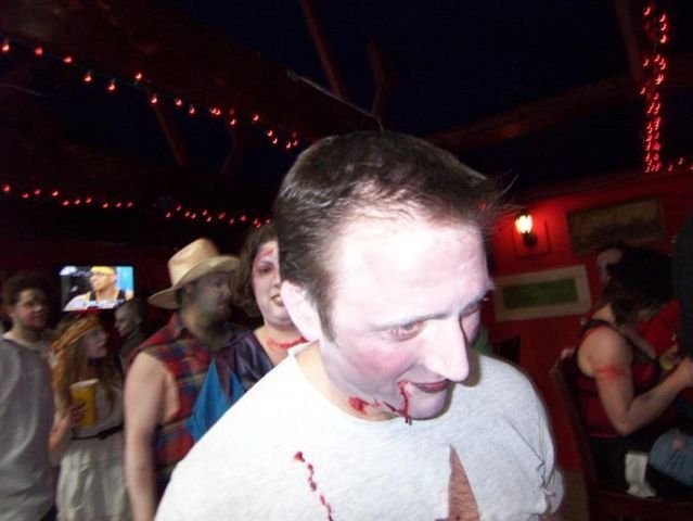 Zombie Pub Crawl 2009 (51 pics)