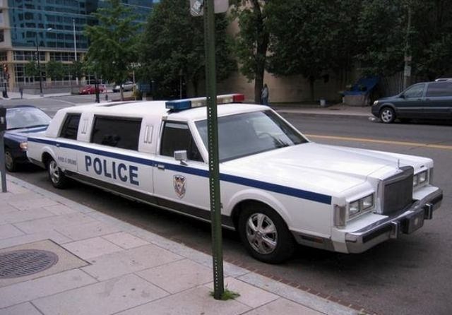 Police limousine (3 pics)