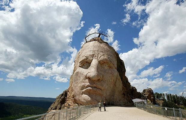 Giant sculptures and monuments carved directly into the rock (12 pics)