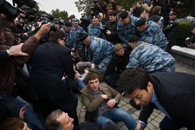 Gay pride in Russia didn’t go well (18 pics)