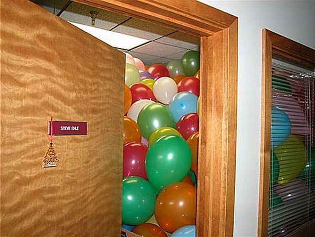 How to make office life more fun (17 pics)