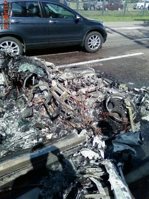 Brand new Ferrari burned down in Moscow (20 pics)