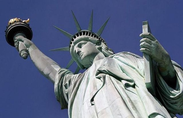 Would you like to climb into the crown of the Statue of Liberty? (27 photos)