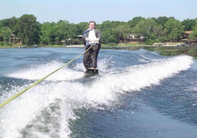 Business style wakeboarding  (24 pics)