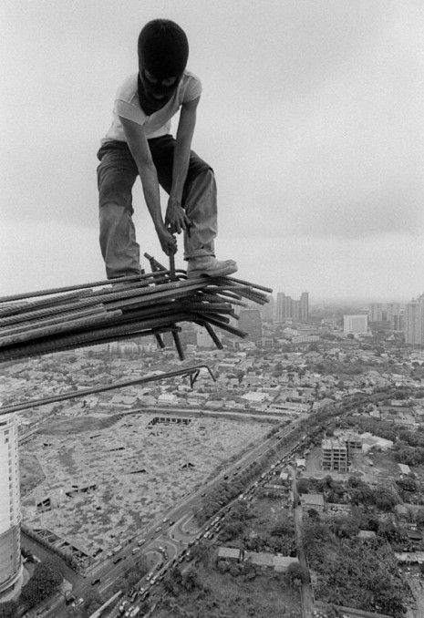 Indonesian construction workers (23 photos)