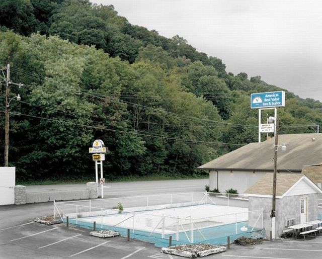Abandoned motels in USA (17 pics)