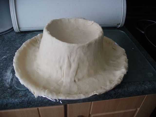 How to make a nacho hat? (8 pics)