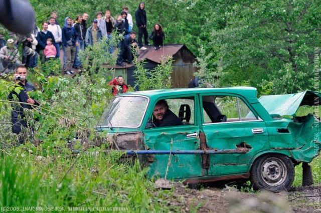 Siberian carmageddon - The purpose of the race: crash the enemy’s car (31 pics)