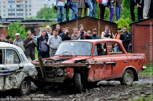 Siberian carmageddon - The purpose of the race: crash the enemy’s car (31 pics)
