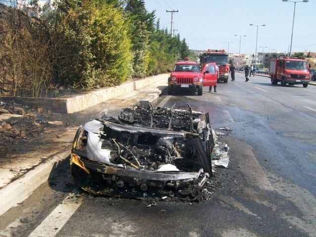 Supercar on fire (8 pics)