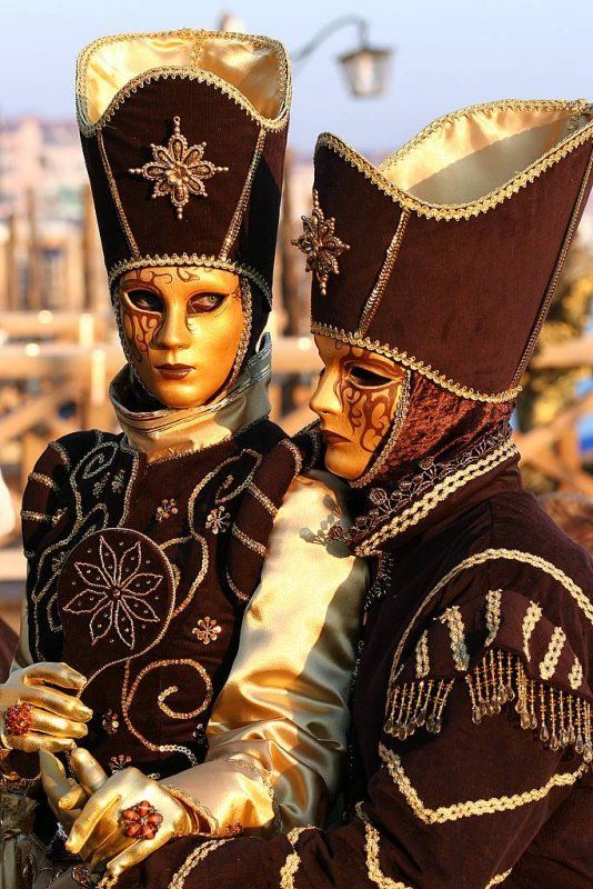 Nice collection of venetian masks (37 pics)