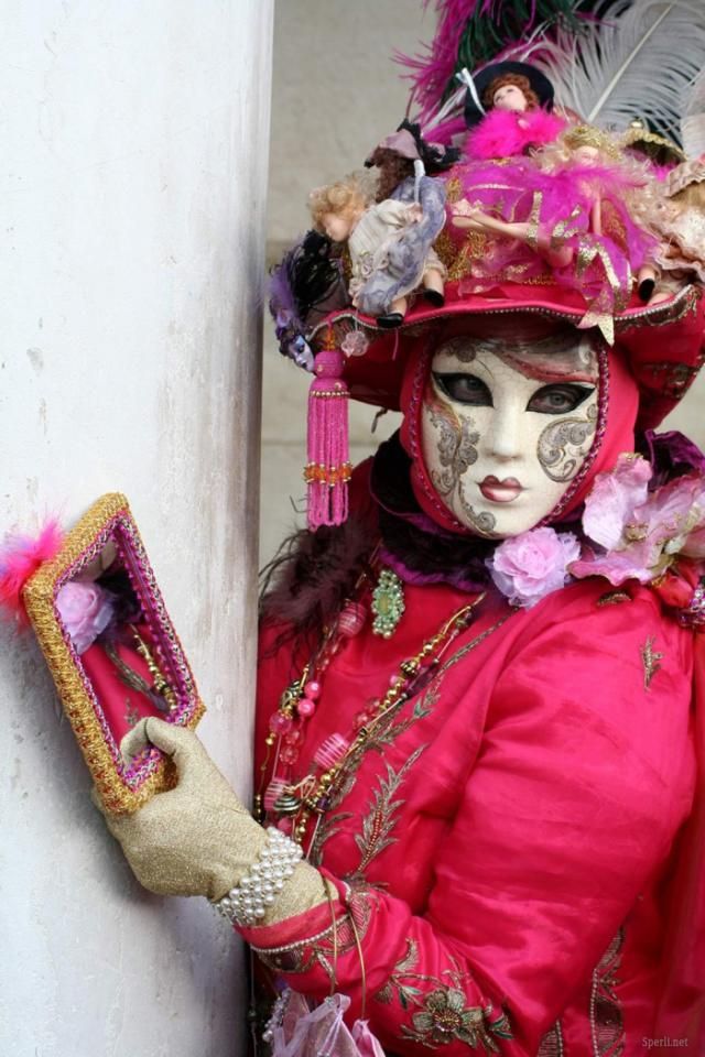 Nice collection of venetian masks (37 pics)