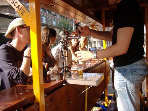 The bar-mobile in Amsterdam (8 pics)