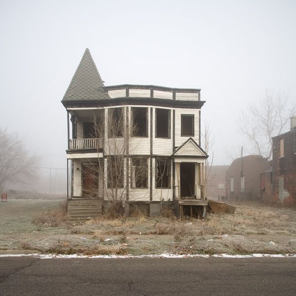 Beautiful pictures of abandoned places in Detroit (28 pics)