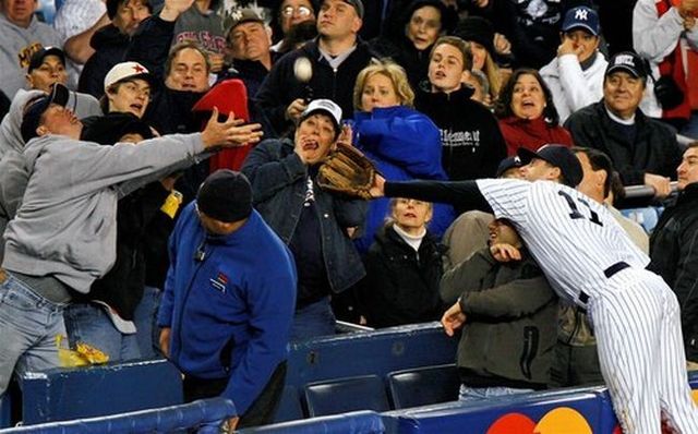 Sometimes it’s dangerous to be a spectator (27 pics)