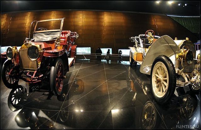 Automobile museums in Stuttgart (64 pics)