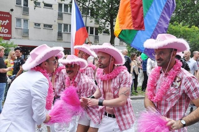 Christopher Street Day 2009 in Berlin – Berlin Gay Pride of 2009 (21 pics)
