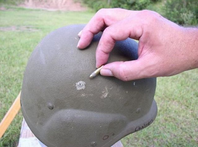 The test of a new Kevlar helmet (21 photos)