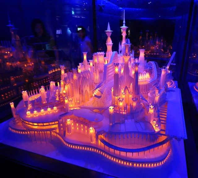 A paper craft castle on the ocean in Tokyo by Wataru Itou (11 pics)