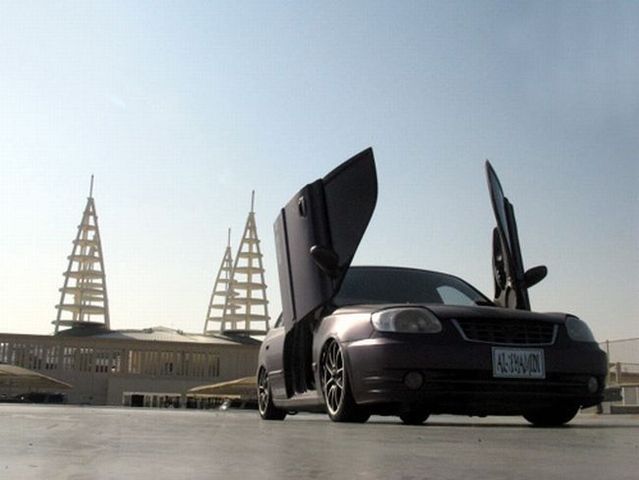 Another crazy Arab tuning (15 pics)