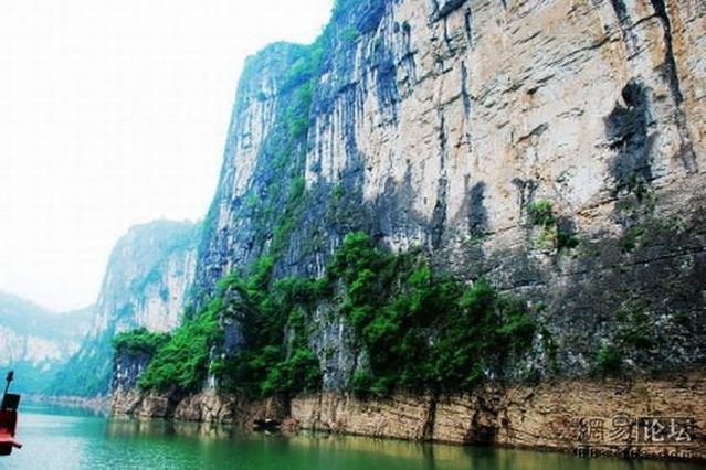 The pure waters of one Chinese river (8 pics)