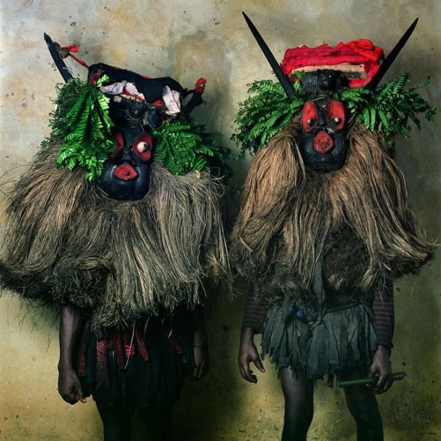 Masquerade costumes in West Africa (10 pics)