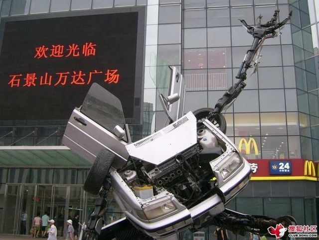 Beijing mall made a VW Passat Transformer (12 pics)