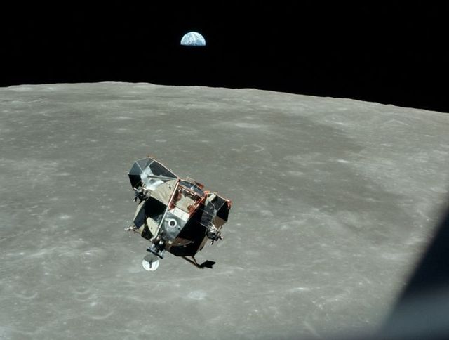 The spaceflight to the Moon (40 pics)