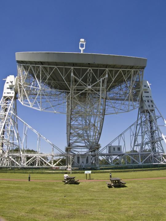Spectacular radio telescopes around the world (25 pics)