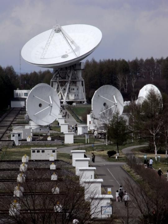 Spectacular radio telescopes around the world (25 pics)