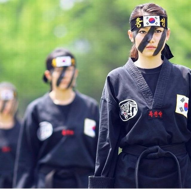 Karate girls in South Korea (9 pics)