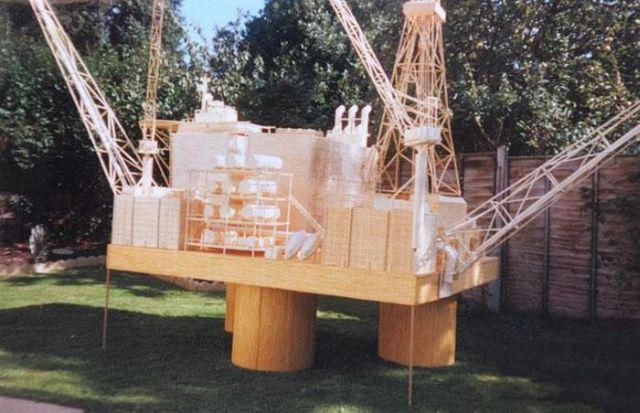 Former oil rig worker spent 15 years making model of oil rig out of four billion matchsticks (14 pics)