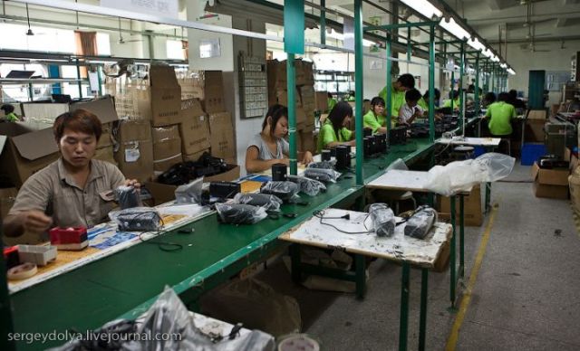 Chinese factories of electronic devices and components (41 pics)