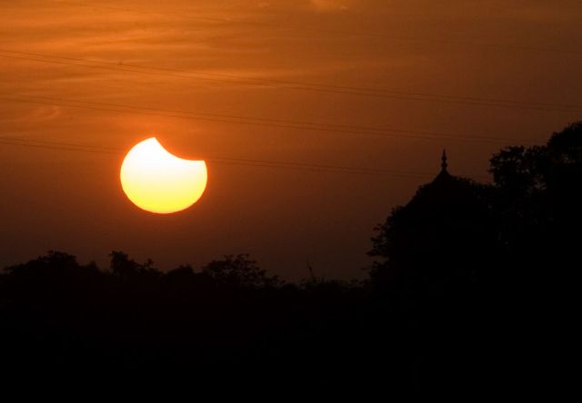 Solar Eclipse 2009 (22 pics)