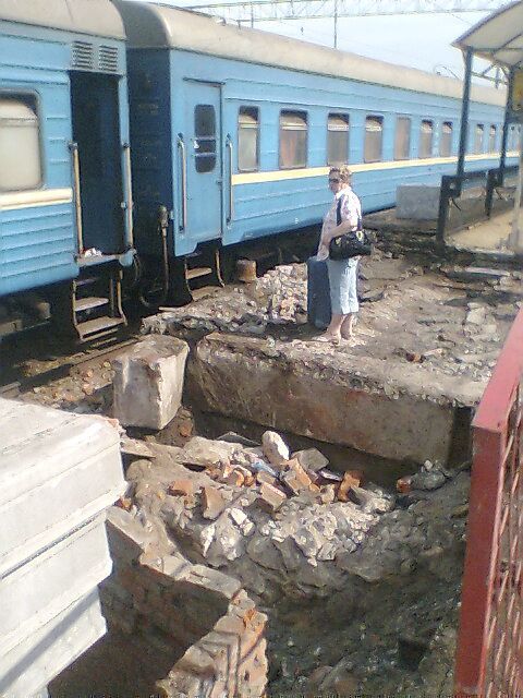 Russian Rail Station (5 pics)