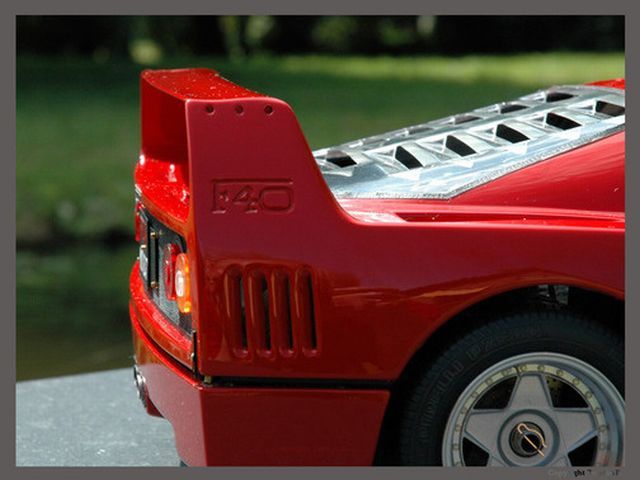 Miniature Ferrari F40 (45 pics)