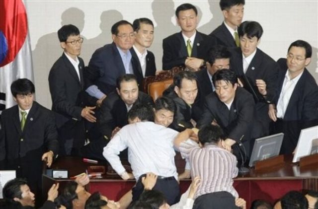 The fight in South Korean Parliament (20 pics+1 video)