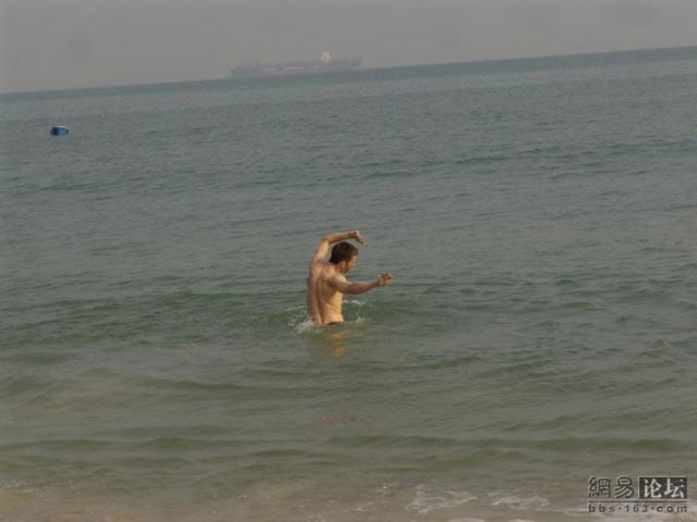 “Ballet dancer” on the beach (16 pics)