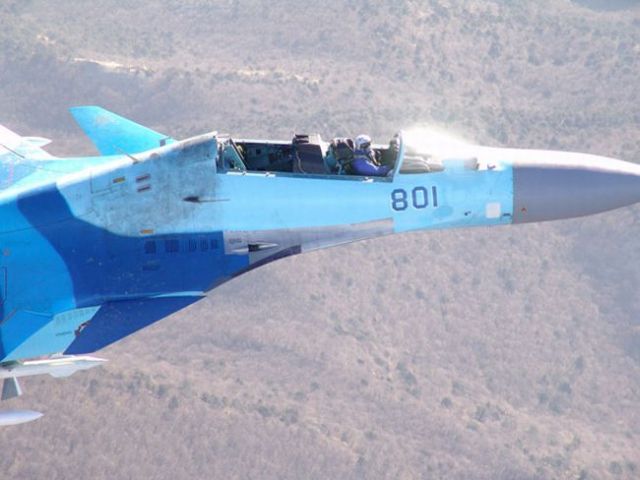 Piloting a jet fighter as if it were a convertible! (8 pics)