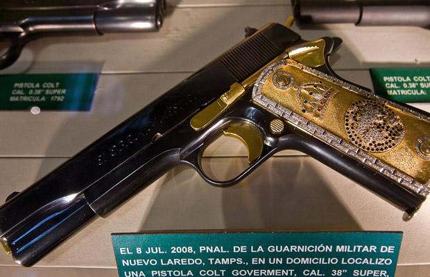 What can be confiscated from a Mexican drug lord? (16 pics)