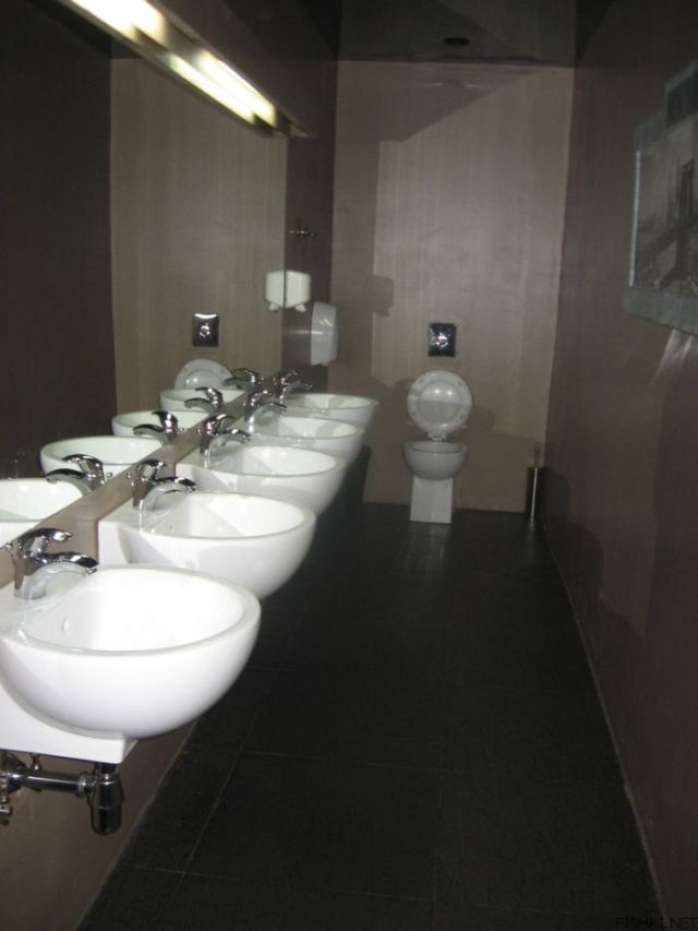 Toilets can be different (103 pics)