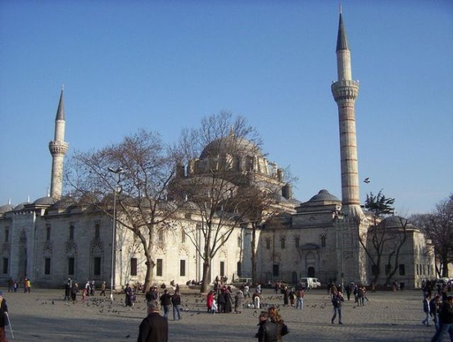 Impressive and beautiful mosques (47 pics)
