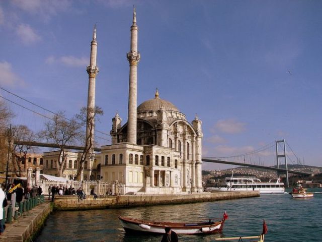 Impressive and beautiful mosques (47 pics)
