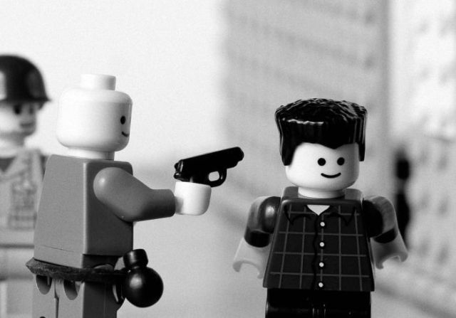 Recreation of world’s most famous pictures in Lego (54 pics)