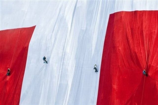 The biggest Swiss flag in the world! (11 pics)