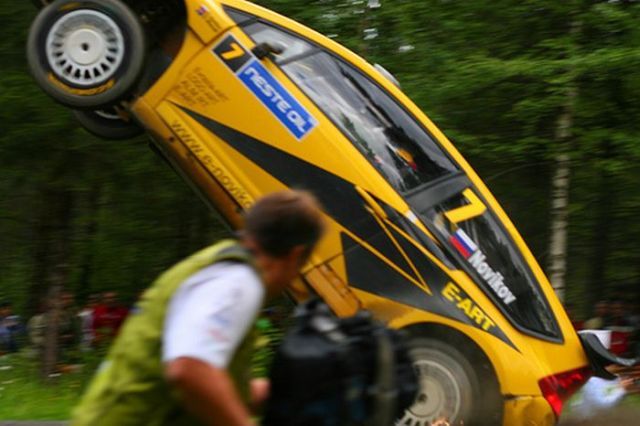 Spectacular jump at the Neste Oil Rally Finland (15 pics)