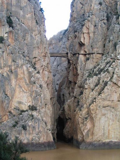 El Caminito del Rey – one of the most dangerous walkway in the world (8 pics)