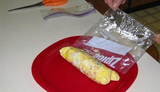 Original way of making an omelette (3 pics)